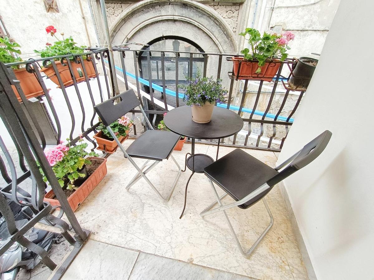 A Casa E Cardetella Apartment Наполи Екстериор снимка